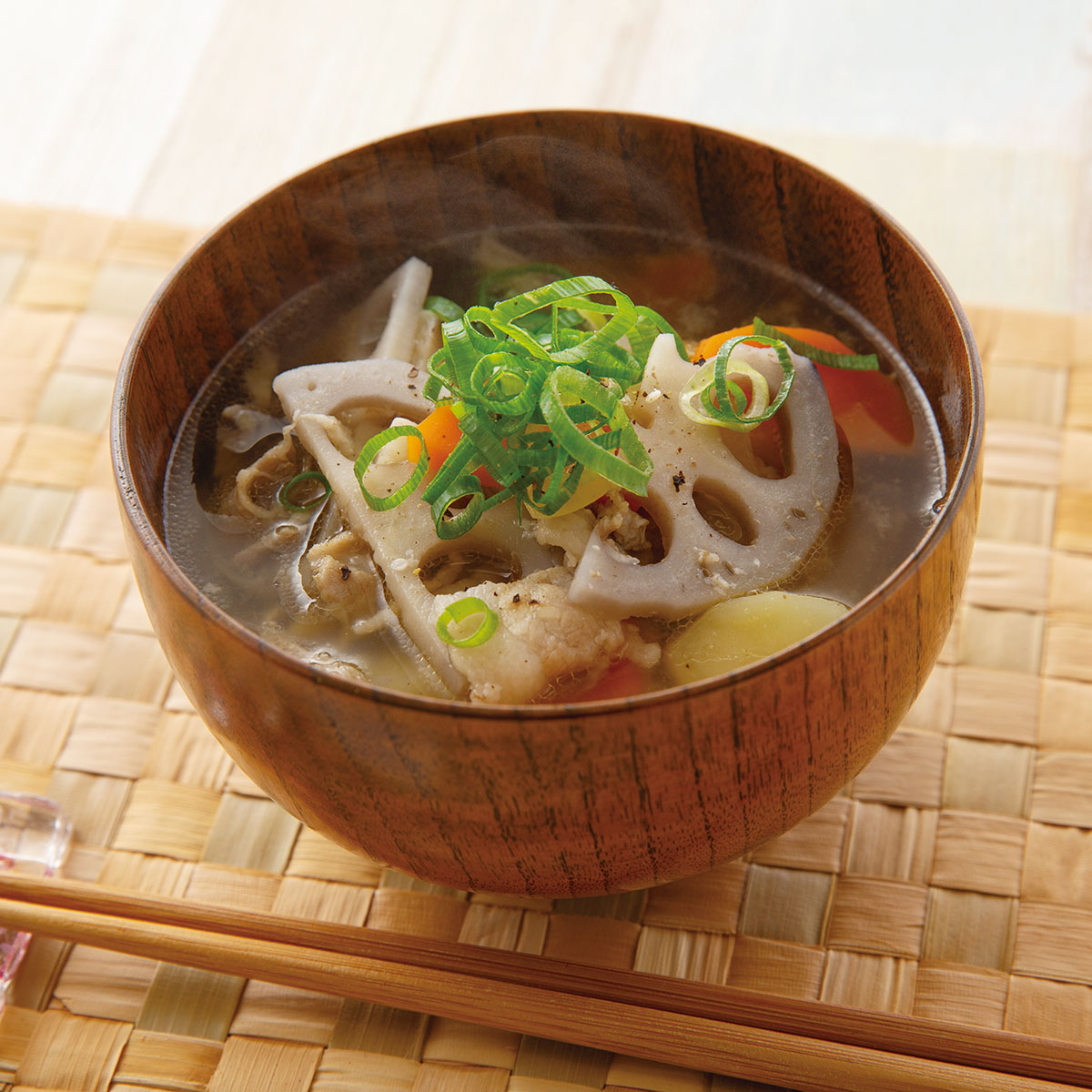 根菜ときのこの塩こうじ豚汁完成正方形